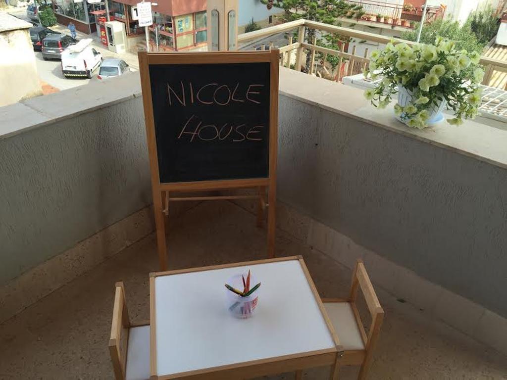 Casa Vacanze Nicole Balestrate Bagian luar foto